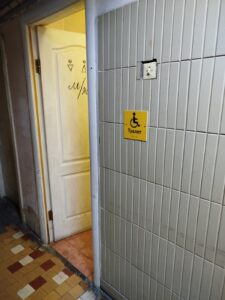 927