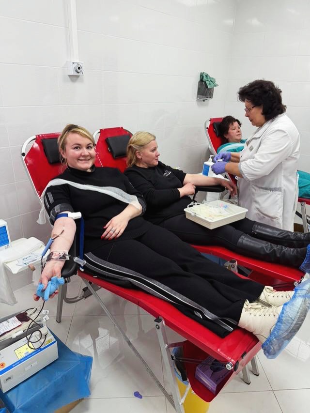 Сьогодні охочі члени команди КМКЛ №10 долучилися до загальноміської донорської ініціативи «Пульс міста»